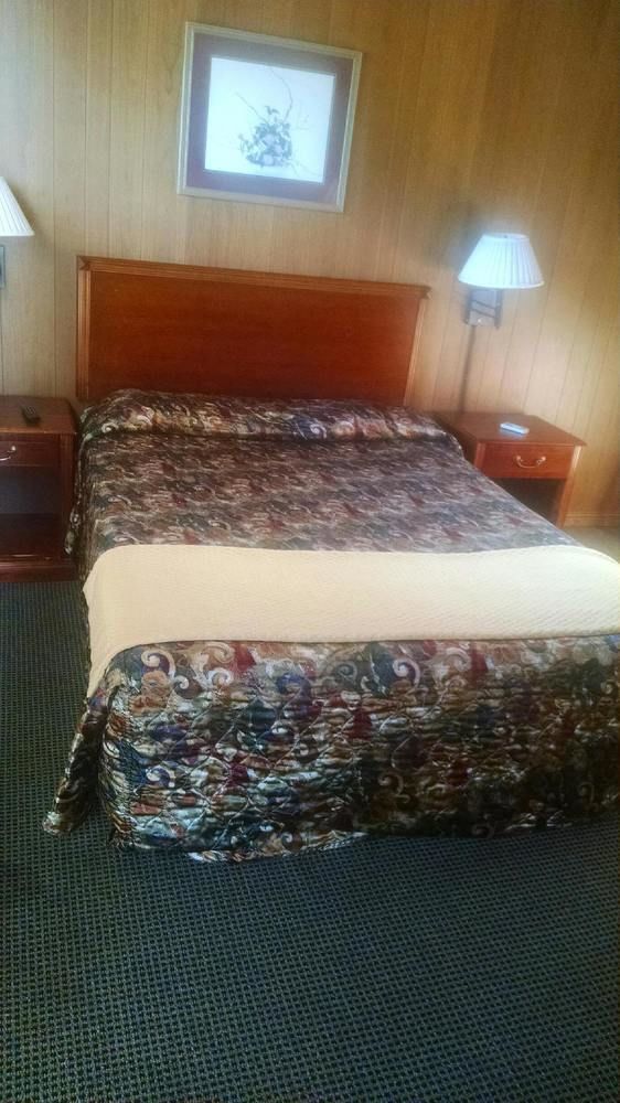 Love Hotels Western Holiday By Oyo At Harlan Lake Ne Alma Exterior foto